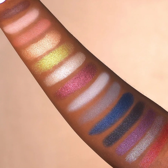 KVD VEGAN BEAUTY EDGE OF REALITY EYESHADOW PALLETTE. - Picture 5 of 8